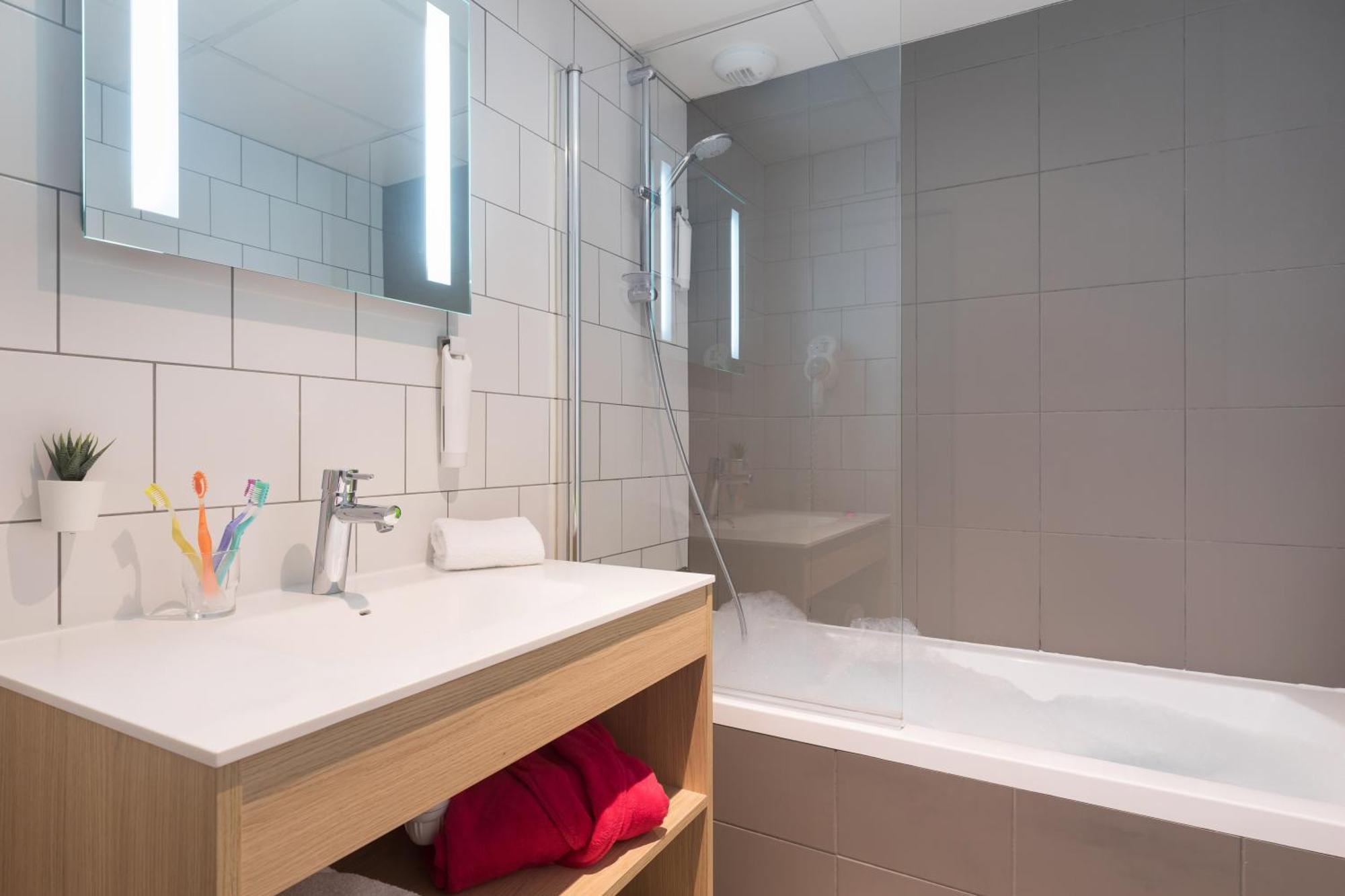 Hotel Matabi Toulouse Gare By Happyculture Bagian luar foto